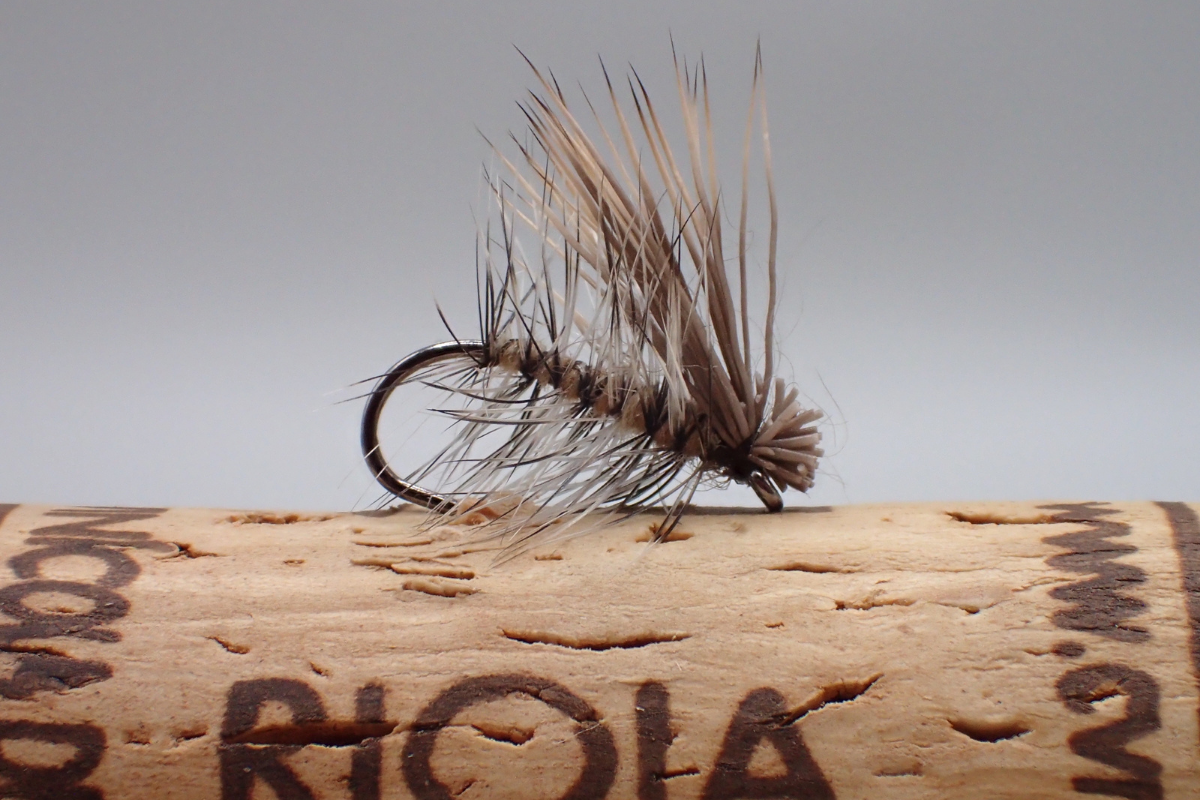 Elk Hair Caddis Tan